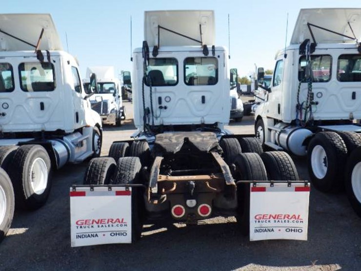 2018-freightliner-cascadia-126-image-6
