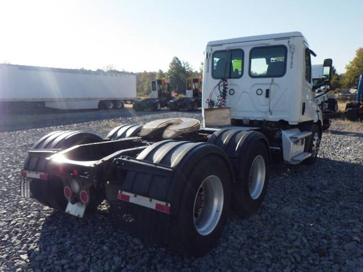 2019-freightliner-cascadia-116-image-5