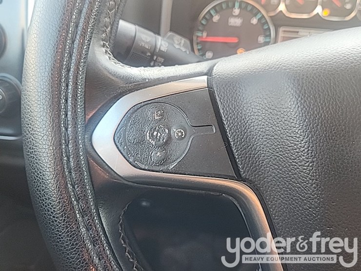 2017-chevrolet-1500-image-28