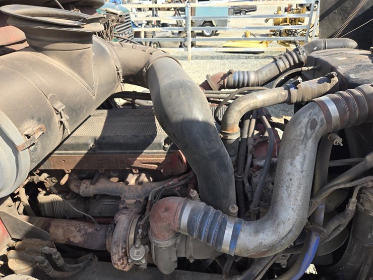 2005-mack-cl733-image-54