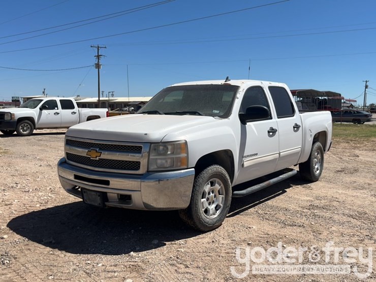 2013-chevrolet-silverado-1500-image-1