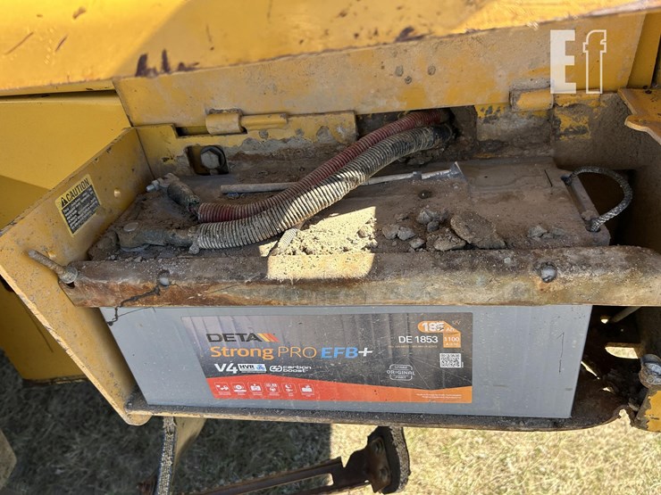 2003-deere-824j-image-32