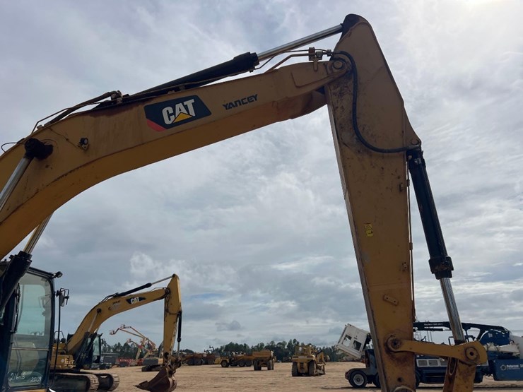 caterpillar-336-image-23