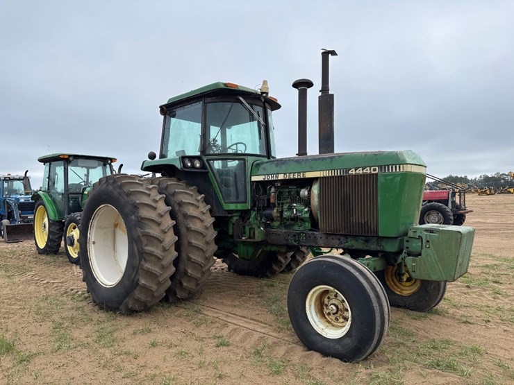 john-deere-4440-image-4