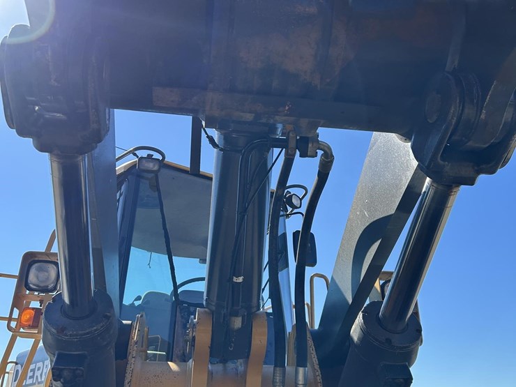 2003-deere-824j-image-68