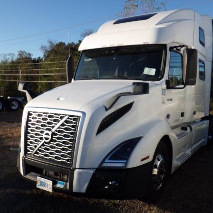 2022 VOLVO VNL 860