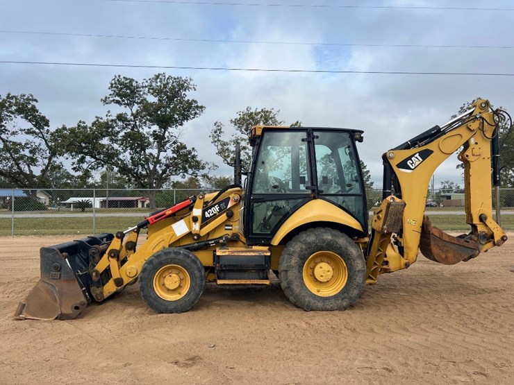 2015-caterpillar-420f-it-image-1