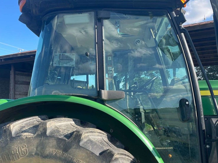 2022-john-deere-6135e-image-9