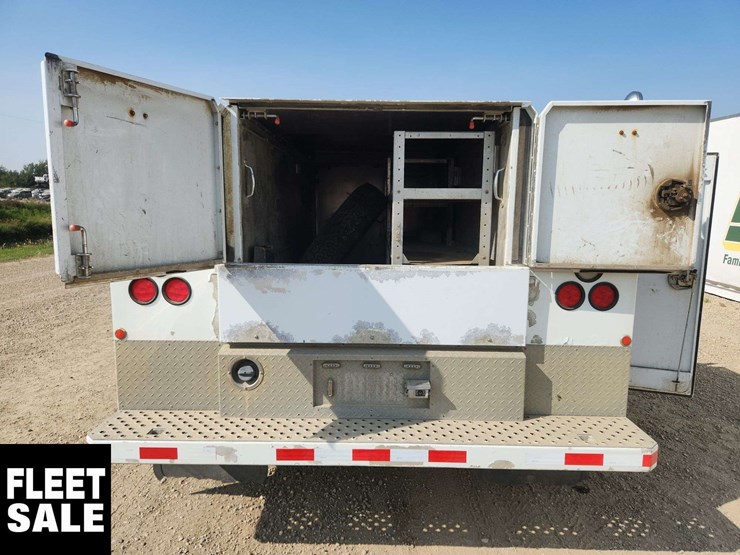 2014-ram-3500-slt-image-31