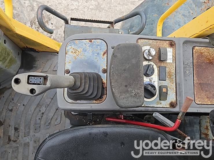 2005-komatsu-wa200-5-image-25