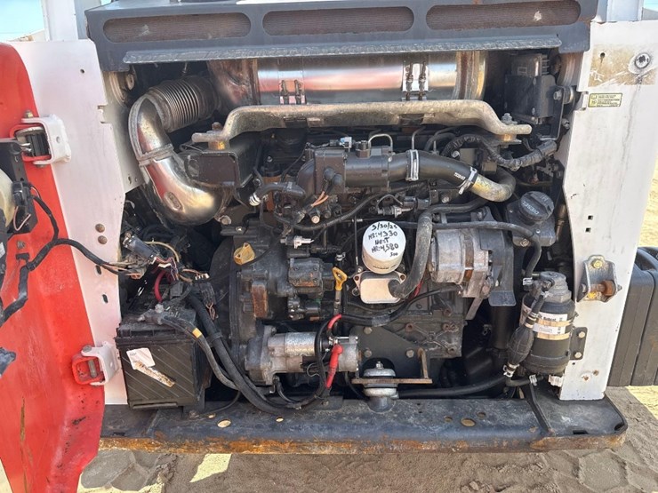 2016-bobcat-s850-image-14