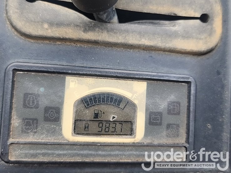 2021-deere-26g-image-32