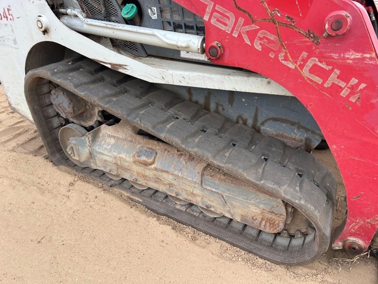 2019-takeuchi-tl8-image-13
