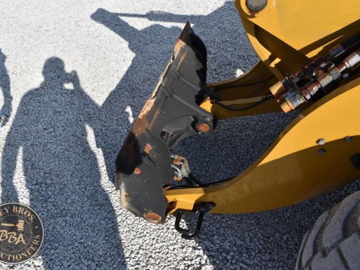 2011-caterpillar-908h-image-25