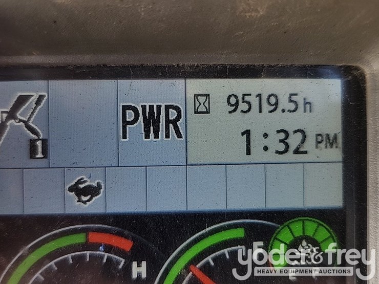 2015-hitachi-zx300-lc-6-image-34