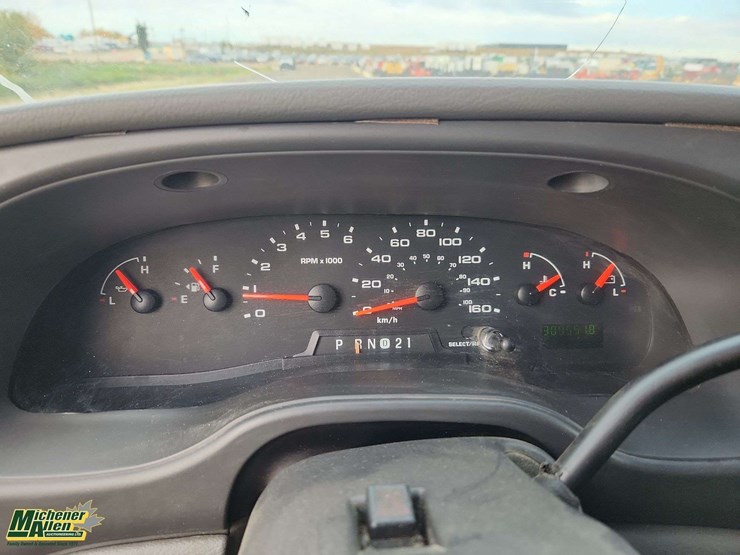 2005-ford-cargo-image-12