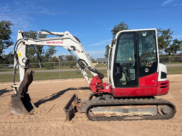 takeuchi-tb250-2-image-1