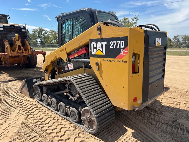 2016-caterpillar-277d-image-2