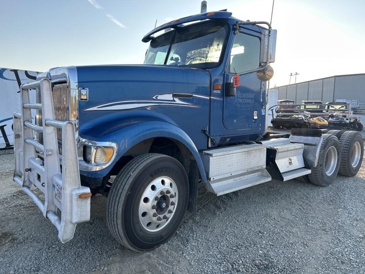 2000-international-9900i-image-1