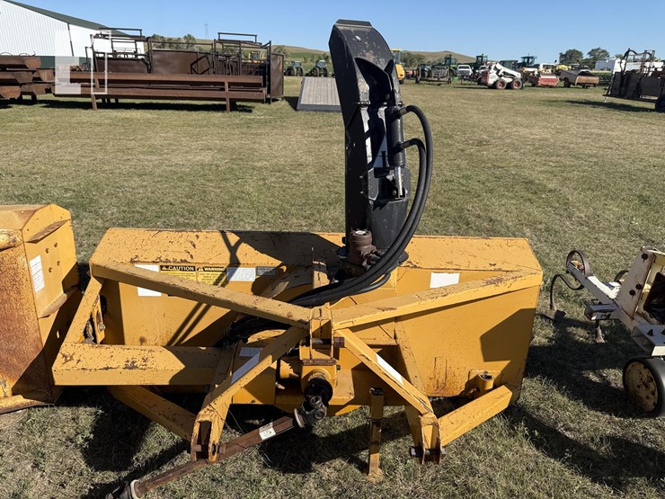(2x)-yellow-snow-blowers-image-1