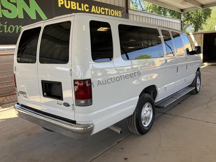 2009-ford-e350-image-7