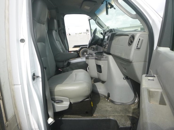 2010-ford-e450-image-14