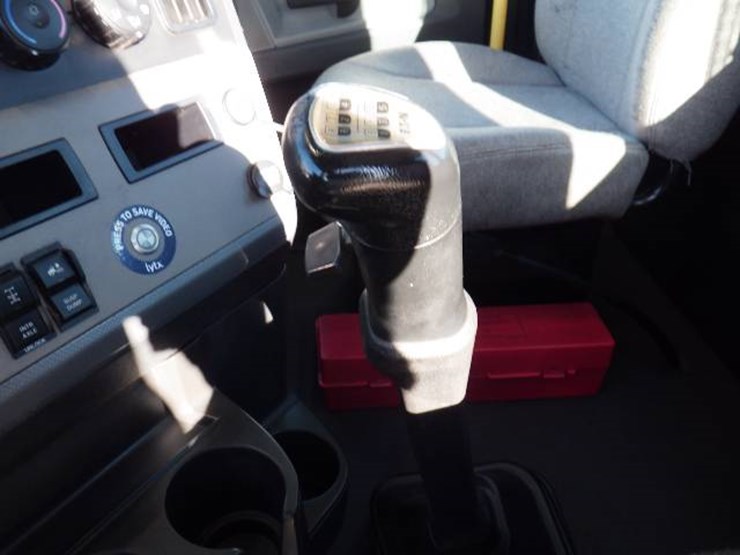 2019-freightliner-cascadia-116-image-12