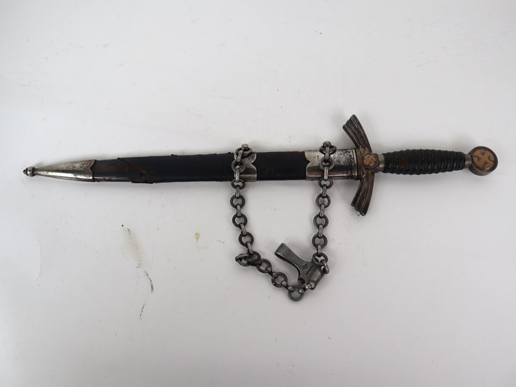 #81-•-#4275-•-wwii-german-luftwaffe-dagger-12"-blade-and-18"-overall-length-image-2