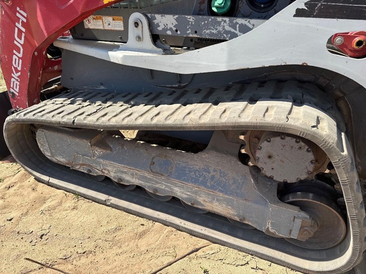 2021-takeuchi-tl12v2-image-9