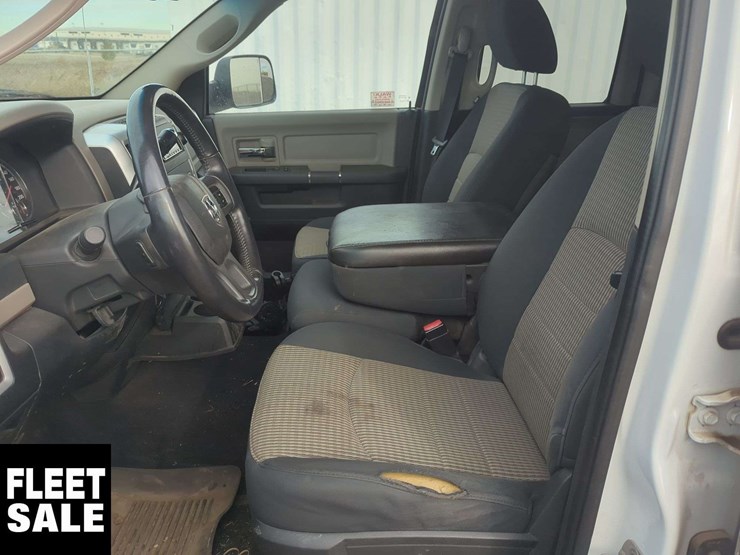 2012-ram-1500-slt-image-15