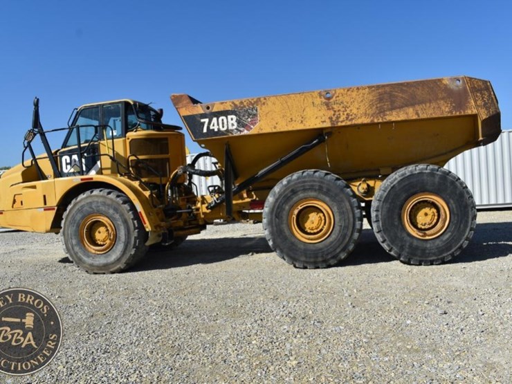 2012-caterpillar-740b-image-33