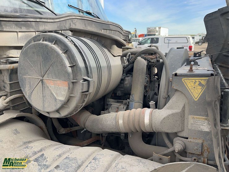 2009-international-durastar-4300-image-21