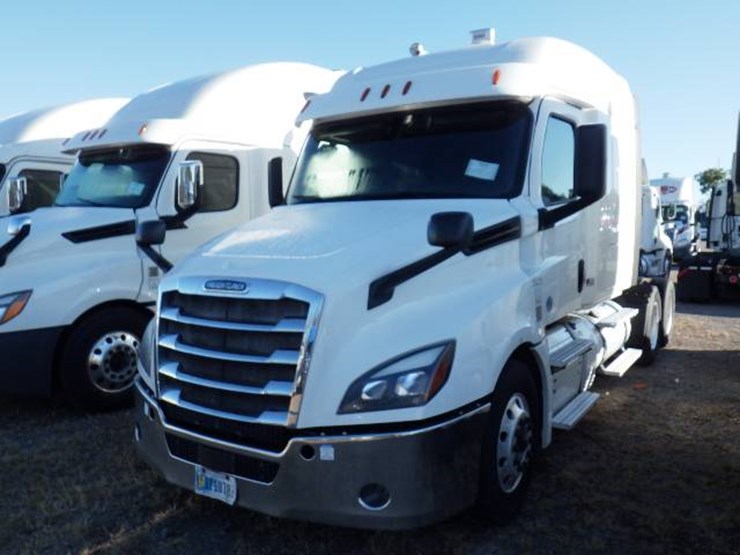 2019-freightliner-cascadia-126-image-1