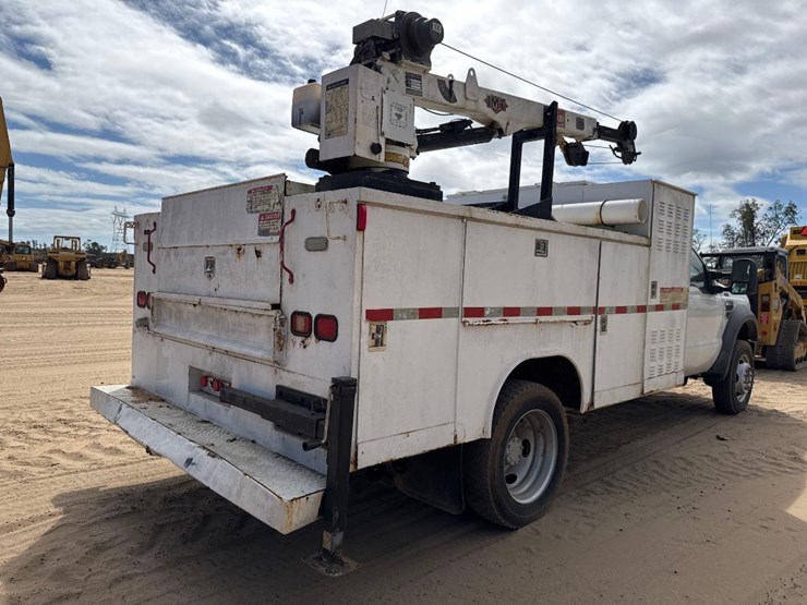 201-ford-f550-xl-image-6