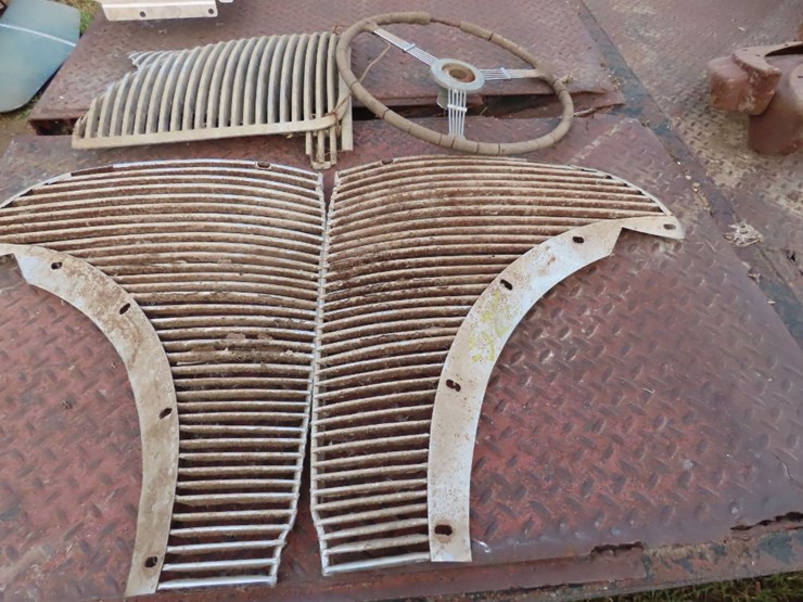 grill-and-steering-wheel-group-image-1