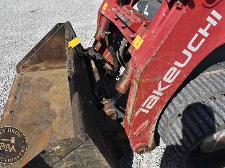 2020-takeuchi-tl12r2-image-61