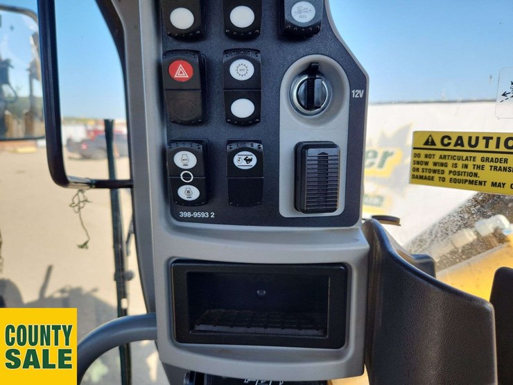 2020-caterpillar-150-awd-image-16