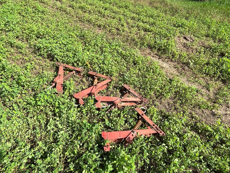 #5020-•-ih-56-no-till-coulter-brackets-image-5