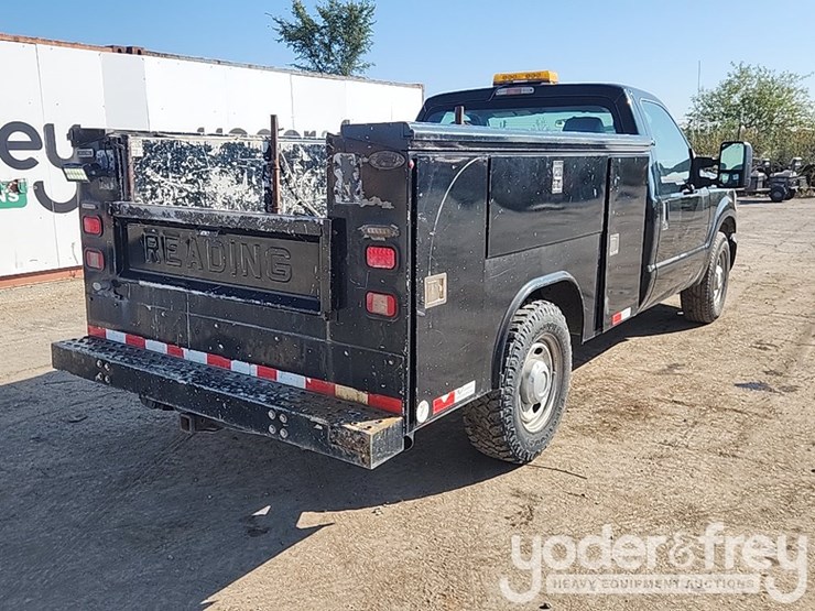 2016-ford-f350-xl-image-4