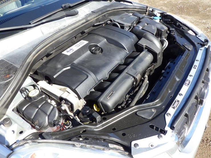 2013-volvo-xc60-image-11