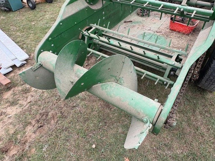 john-deere-ground-driven-manure-spreader-image-5
