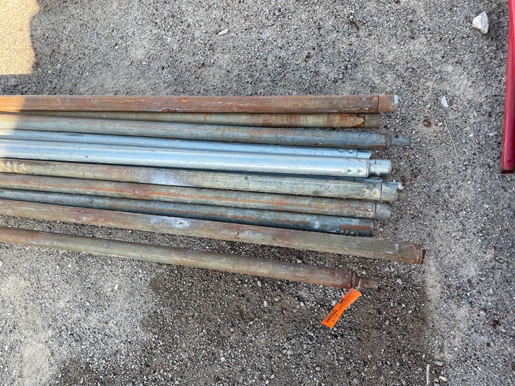 #1944-•-(14)-scaffold-tubes-with-end-fittings-image-2