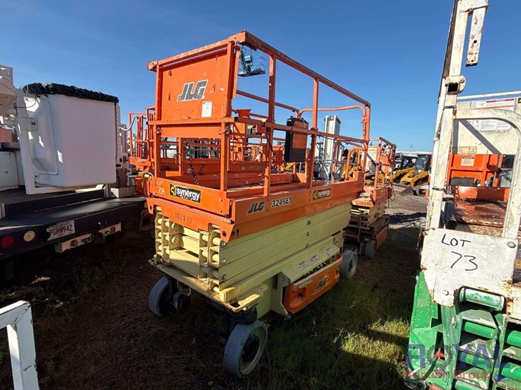 2018-jlg-3246es-image-3