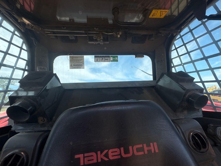 2021-takeuchi-tl12v2-image-34