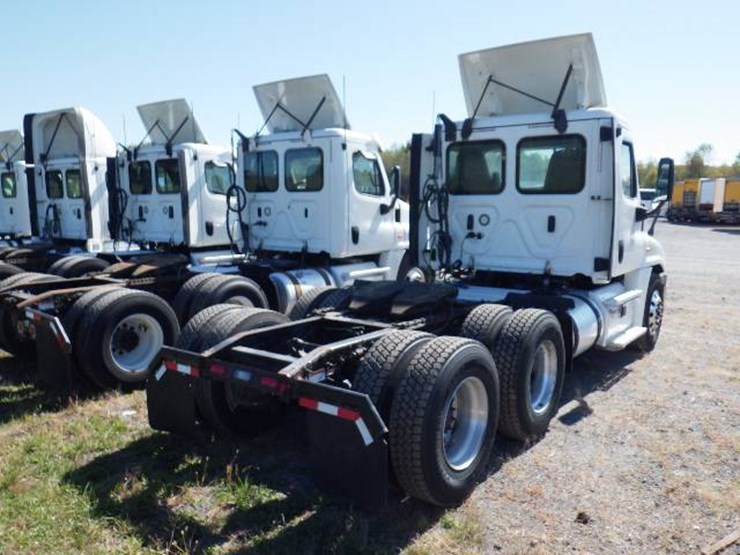 2019-freightliner-cascadia-125-image-6