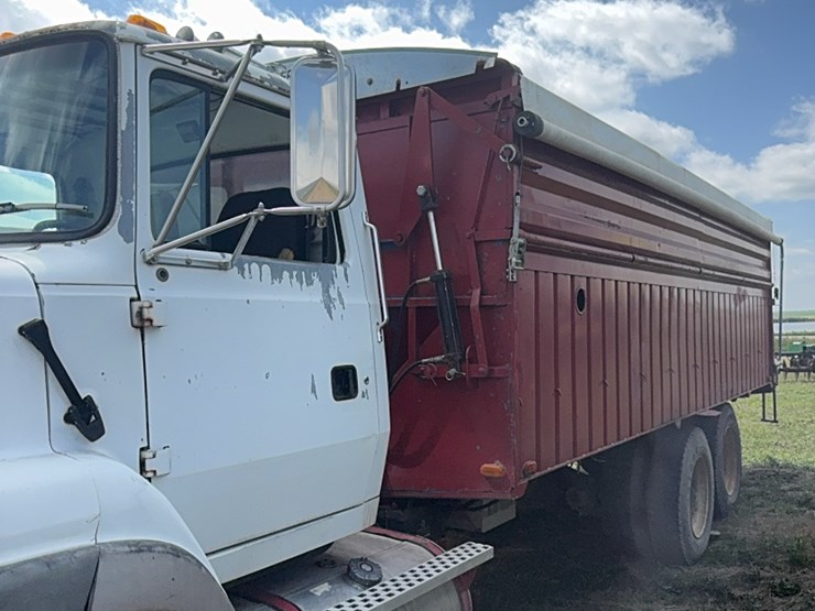 1995-ford-l9000-image-4