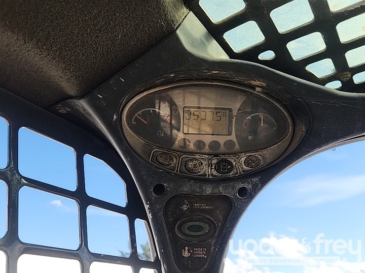 bobcat-t590-image-25