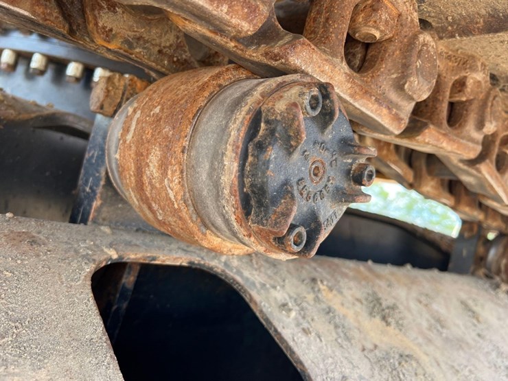 2016-caterpillar-325fl-image-11
