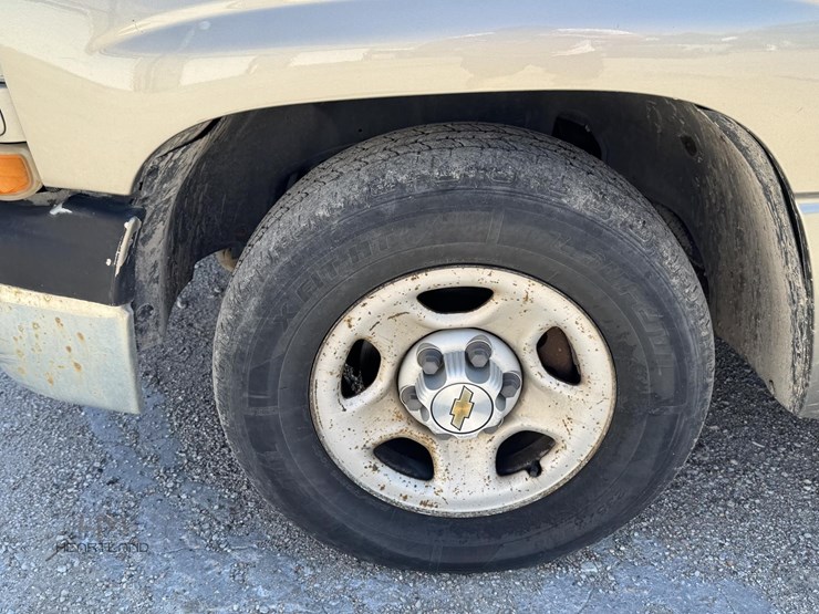 2002-chevrolet-silverado-1500-image-18