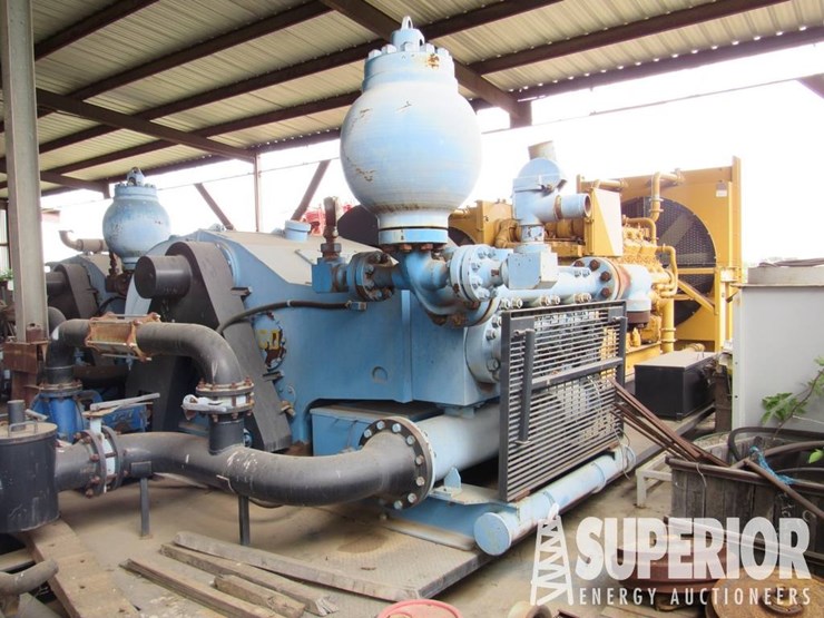 2013-caterpillar-d398-image-4
